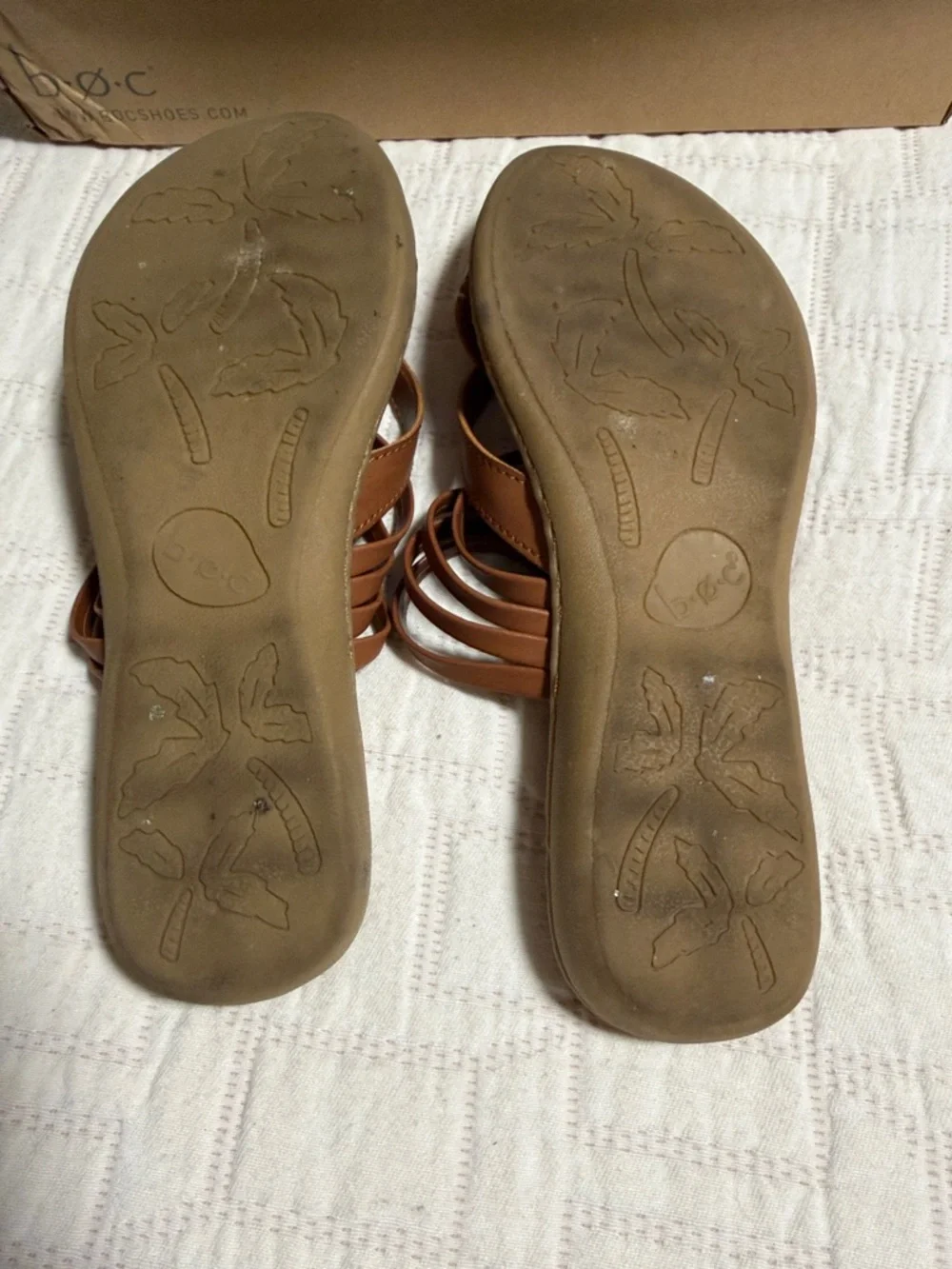 b.o.c. Alisha brown Multi-Strap Toe-Loop Sandals - Picture 7 of 12